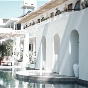 Meraki Oasis Hotel